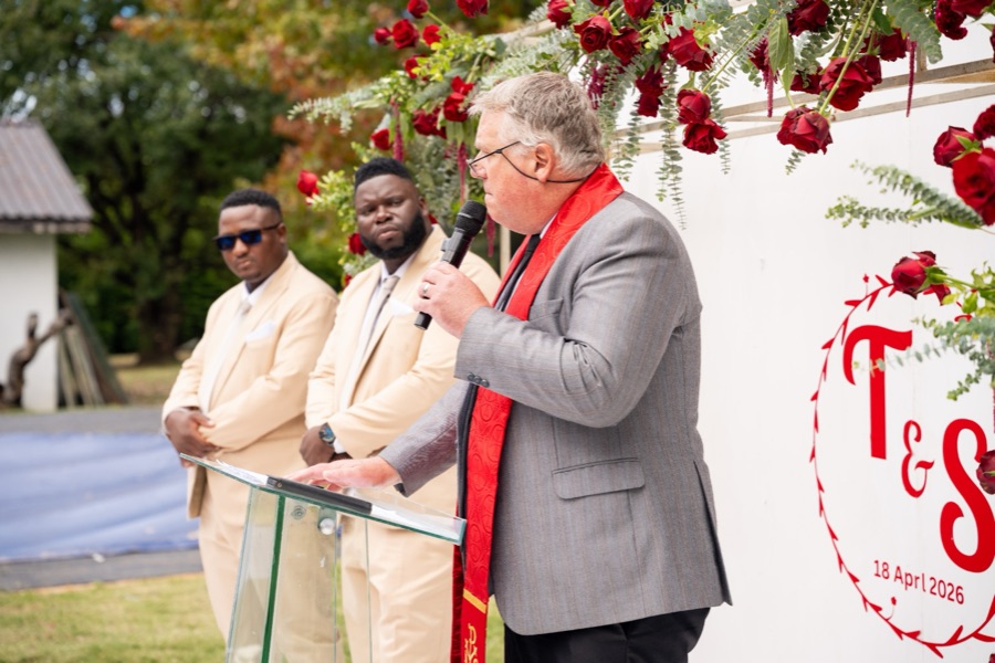 Wedding ceremony by Dr. Gerrit Rademeyer in Breyten