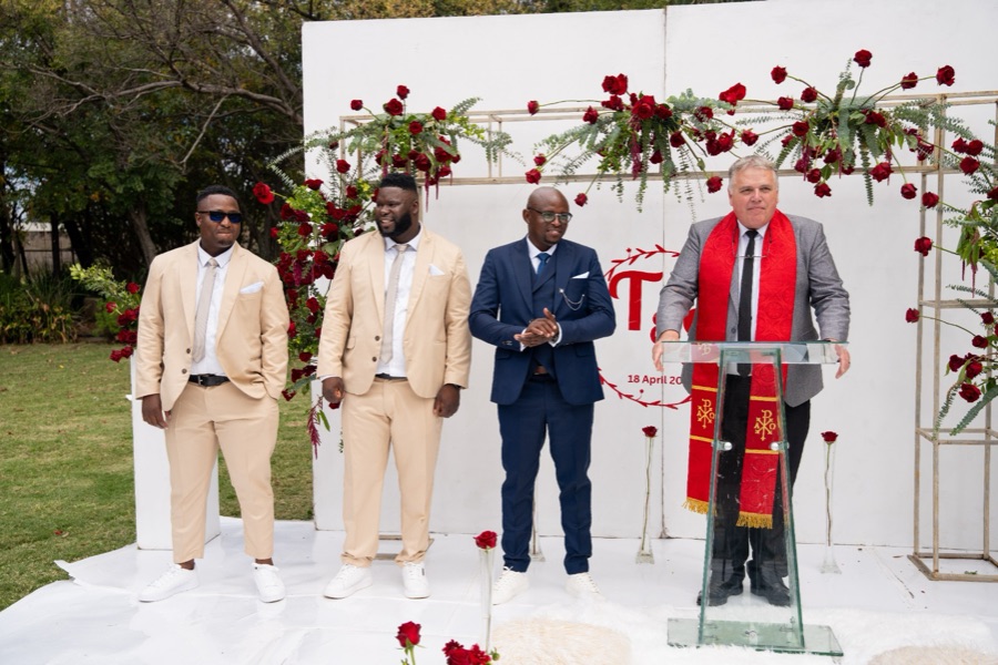 Wedding ceremony by Dr. Gerrit Rademeyer in Breyten